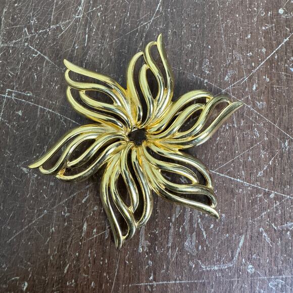 Monet Jewelry - Monet VINTAGE gold tone‎ Star Flower Brooch Pin